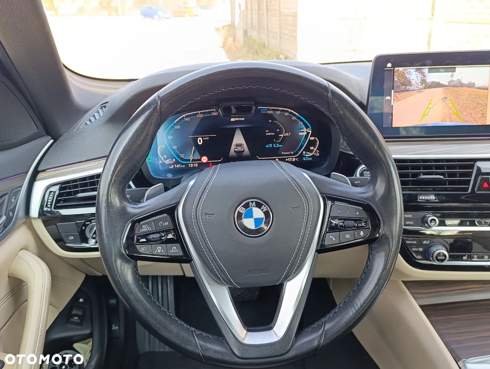 BMW Seria 5 530e - 14