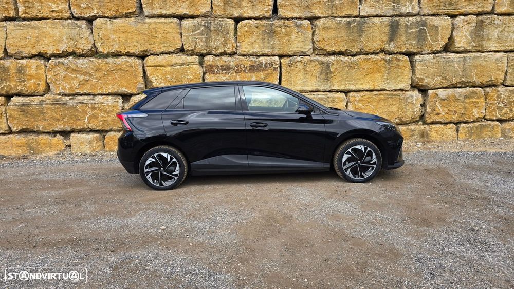 MG MG4 64 kWh Luxury - 4