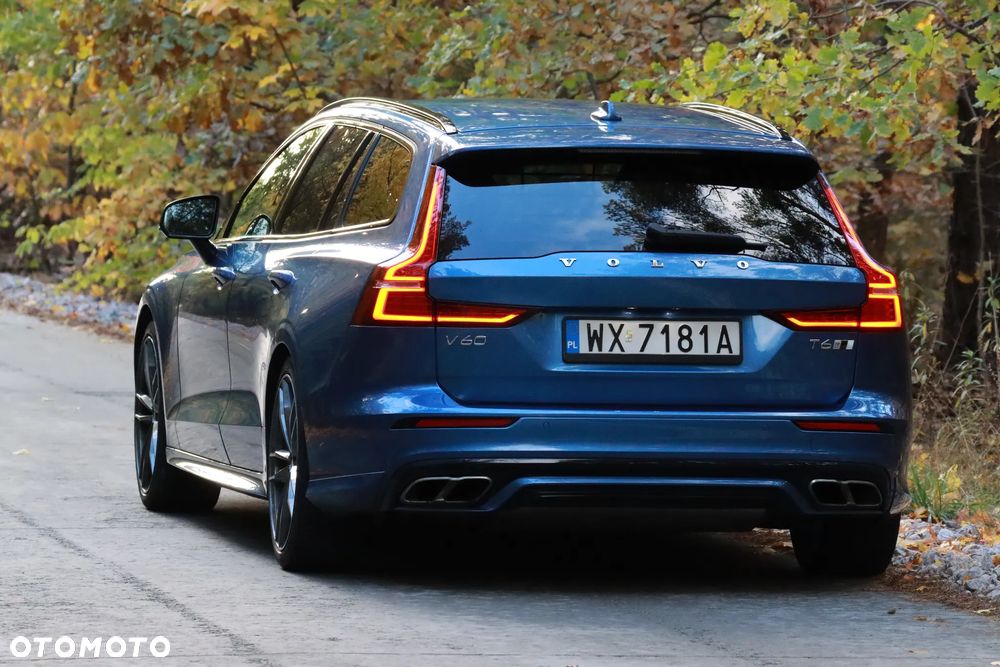 Volvo V60 T6 AWD R-Design - 5