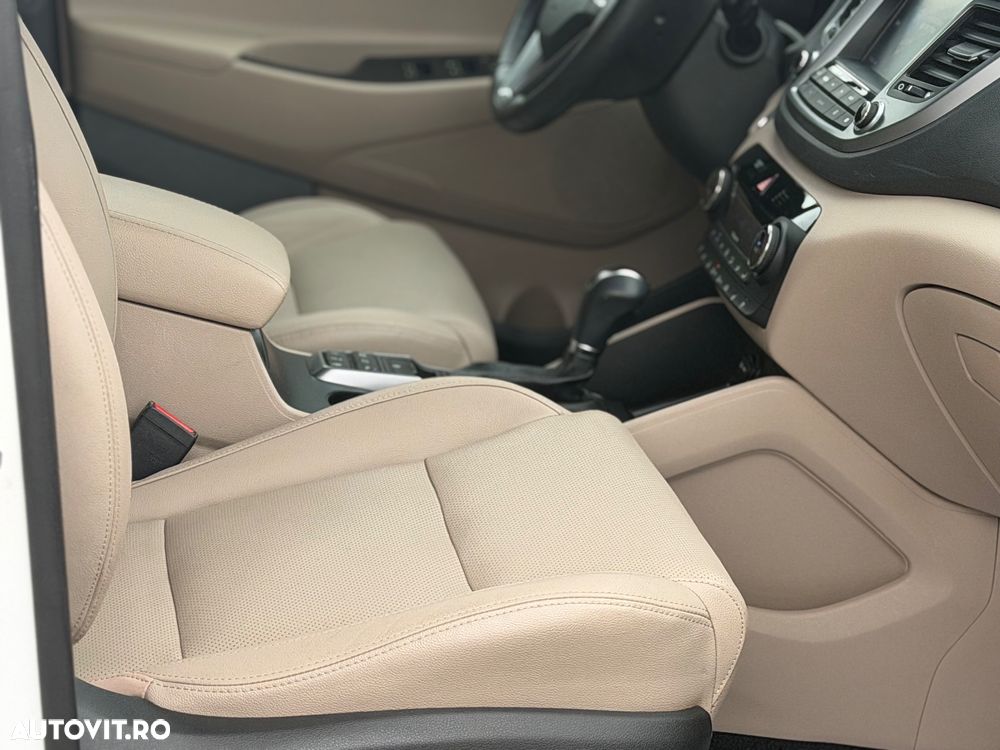 Hyundai Tucson 2.0 CRDI 4WD 6AT Premium+ - 32