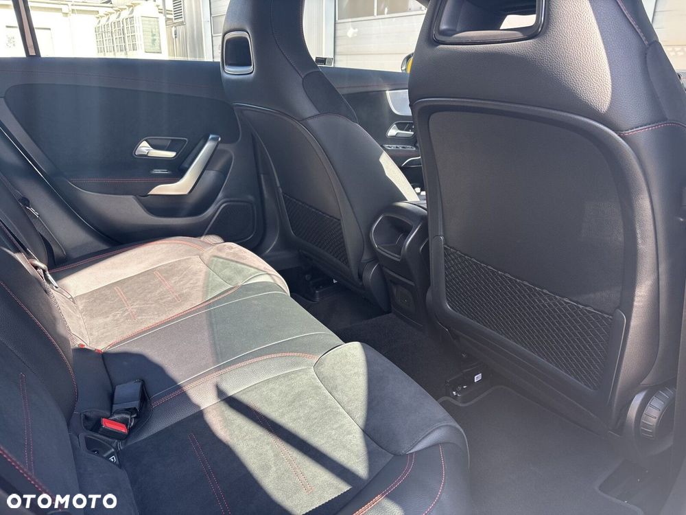 Mercedes-Benz CLA - 18