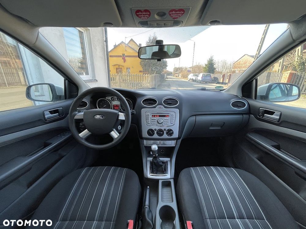 Ford Focus 1.8 Style - 12