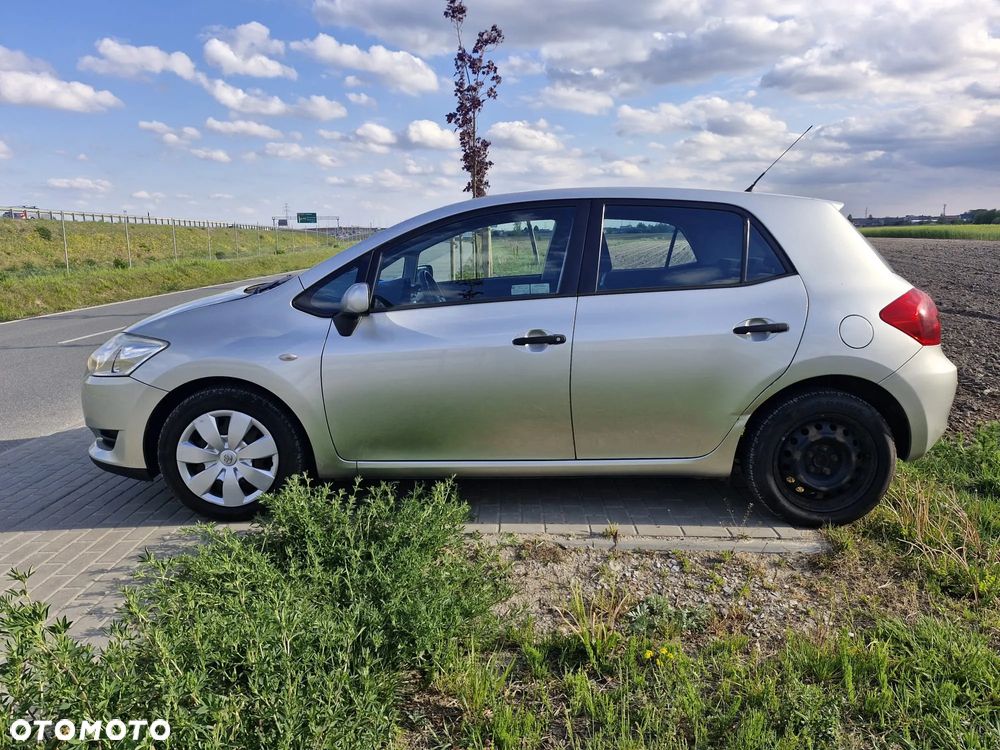 Toyota Auris 1.6 VVT-i Luna - 4