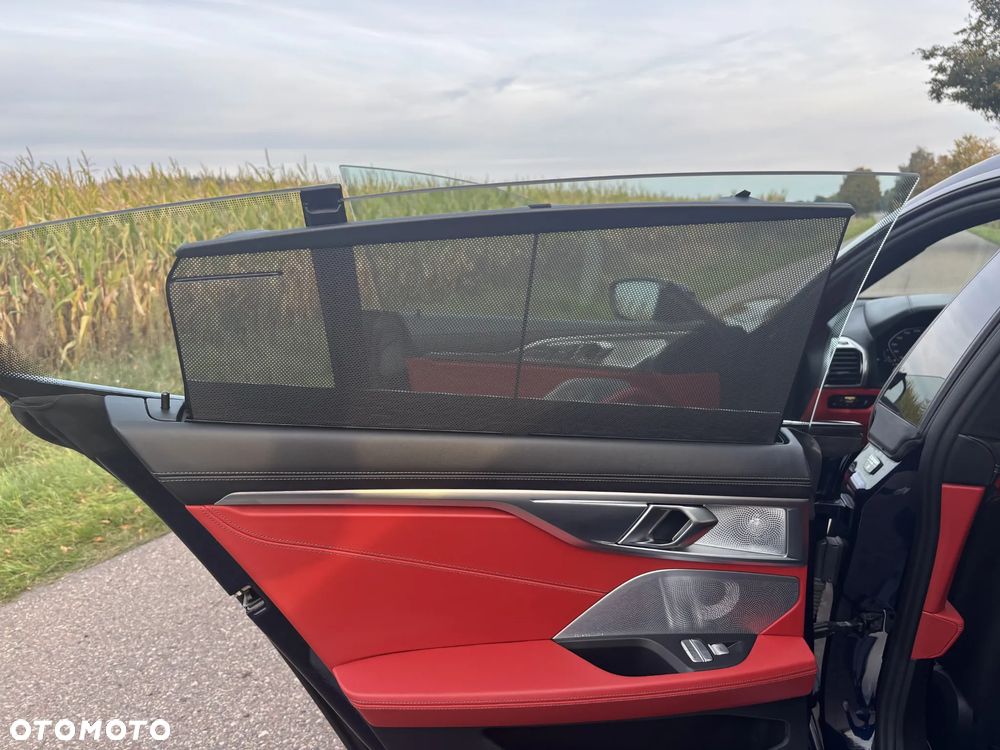 BMW Seria 8 M850i xDrive - 25