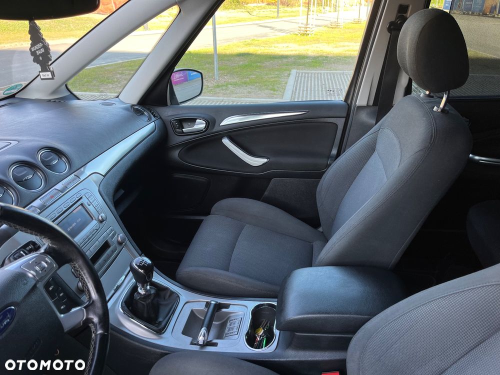 Ford Galaxy 2.0 TDCi Titanium - 16