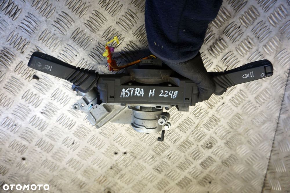 PRZEŁĄCZNIK ZESPOLONY TAŚMA AIRBAG ASTRA III H 13236786 220520006 KS 281658 OPEL 2004-2006 - 4