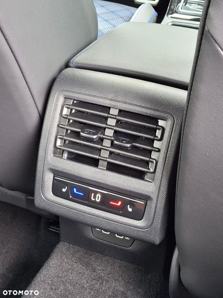 Volkswagen Golf Variant 2.0 TSI 4Motion R - 24