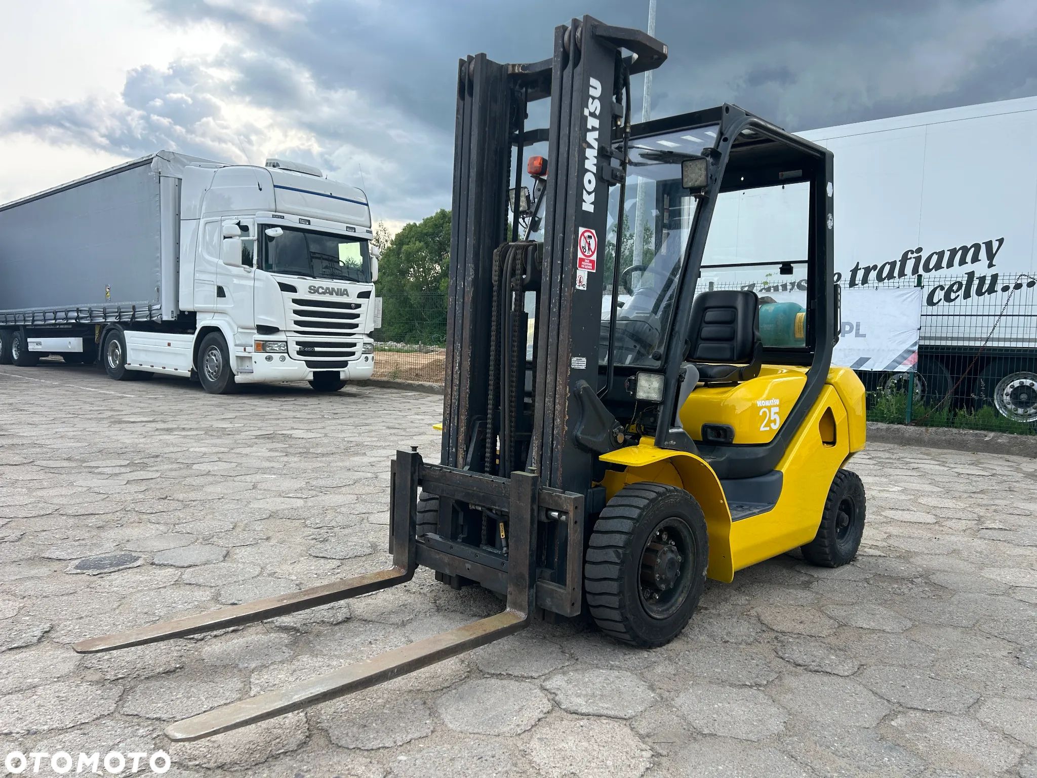 Komatsu FG25HT-16R / WÓZEK WIDŁOWY / 6831 MOTOGODZIN / 2005 ROK !! - 1