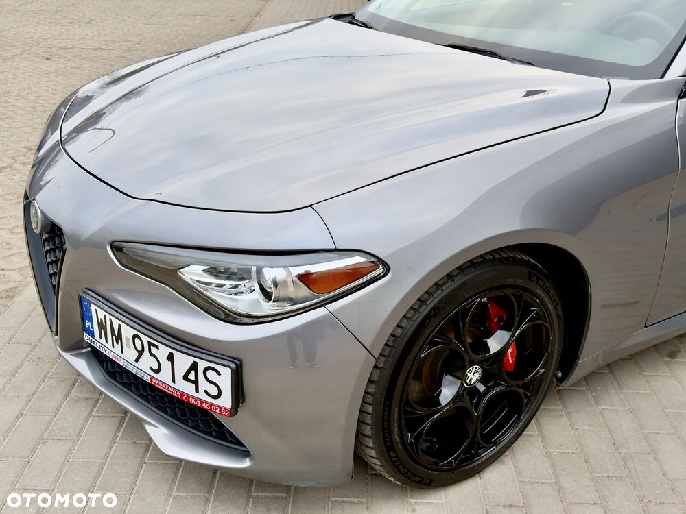 Alfa Romeo Giulia 2.0 Turbo 16V AT8-Q4 Ti - 11