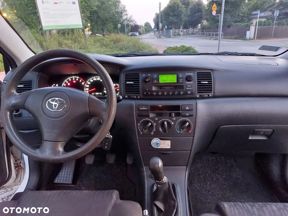 Toyota Corolla 1.4 VVT-i Base - 14