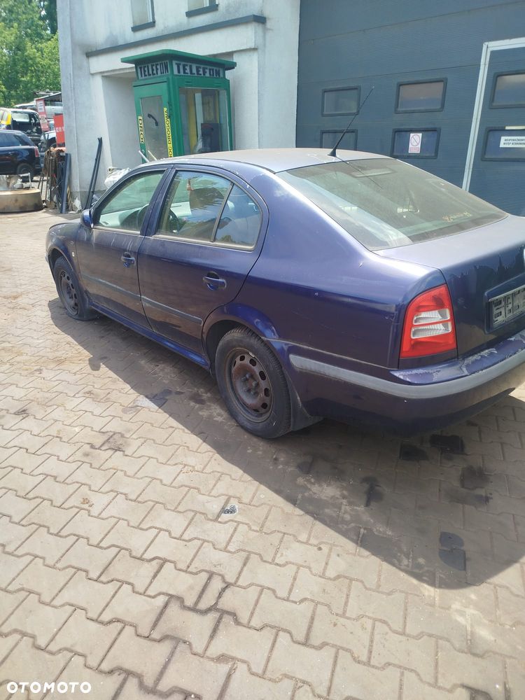 Skoda Octavia 1 na części - 8