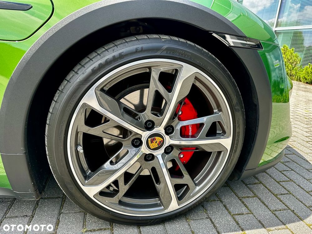 Porsche Taycan 4S Performance Plus - 3