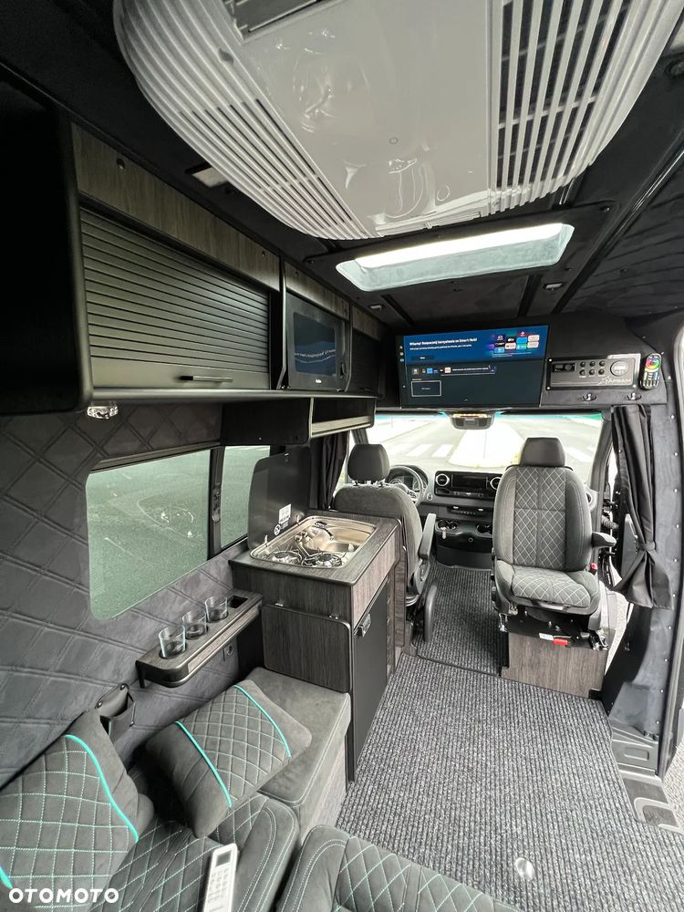 Mercedes-Benz Srinter Camper - 32