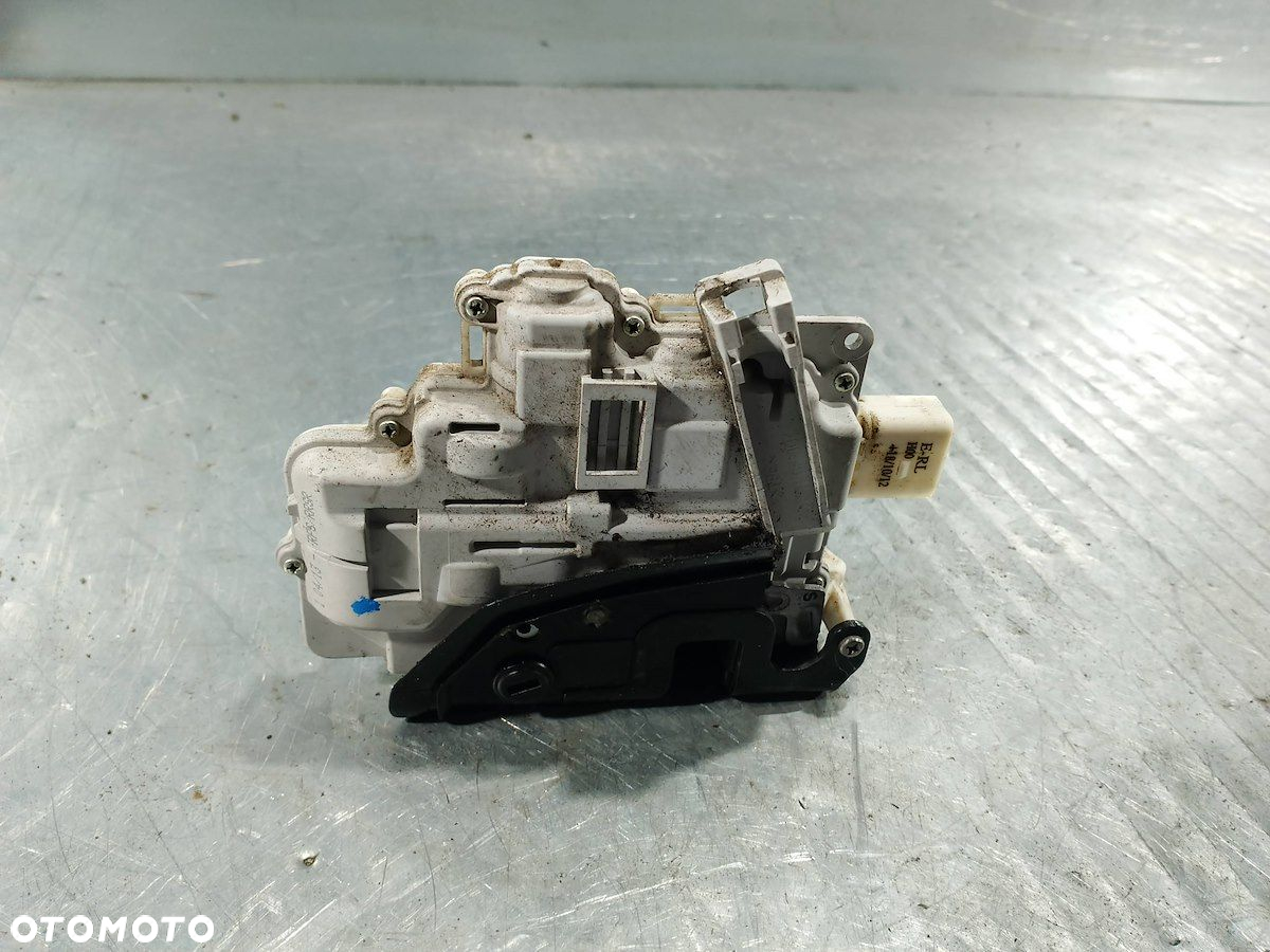 ZAMEK DRZWI LEWY TYŁ SEAT EXEO 8E0839015AA - 3