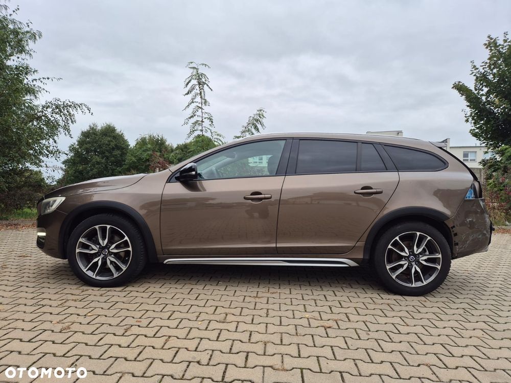Volvo V60 Cross Country D4 AWD Geartronic Momentum - 9
