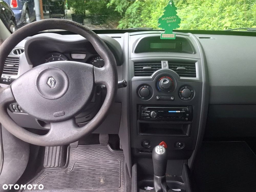 Renault Megane 1.4 16V Alize - 9