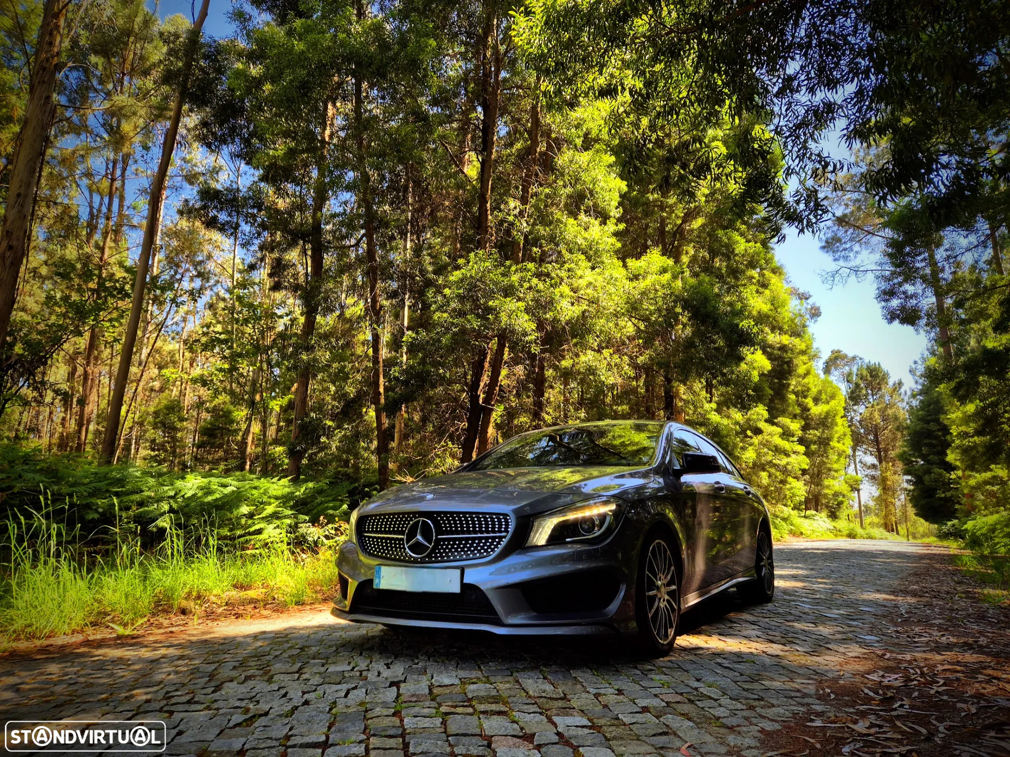Mercedes-Benz CLA 200 d Shooting Brake AMG Line - 4