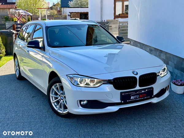 BMW Seria 3 318d DPF Touring Edition Exclusive