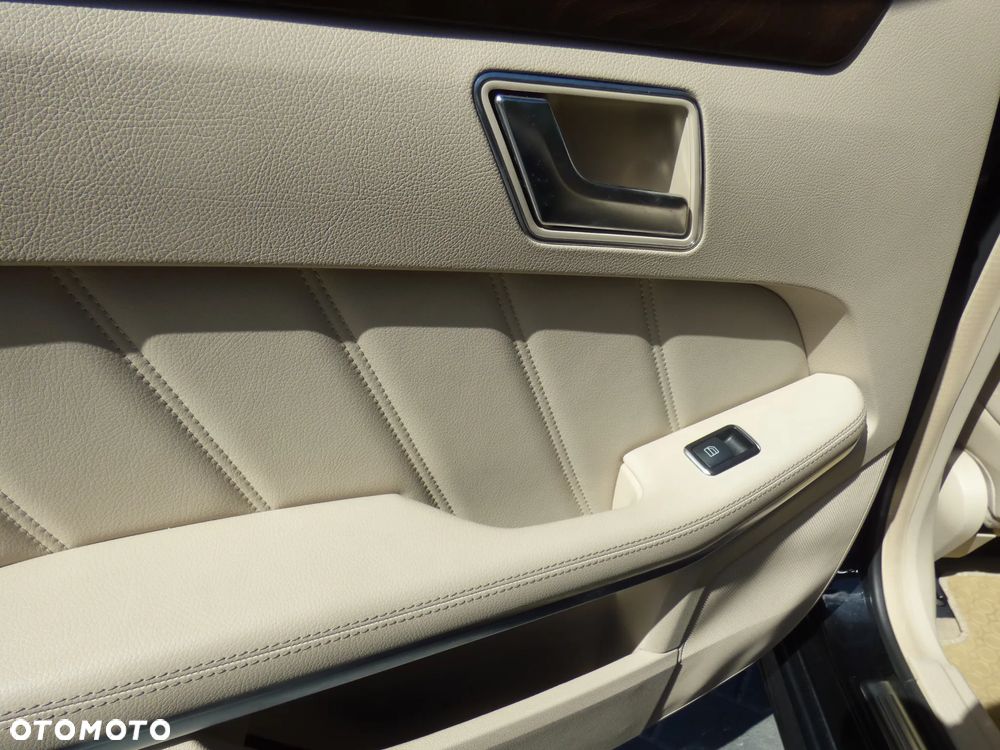 Mercedes-Benz Klasa E 220 BlueTEC 4-Matic Avantgarde - 21