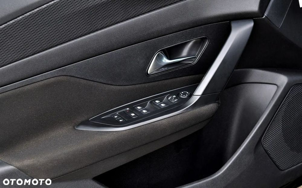 Peugeot 308 1.2 PureTech Allure S&S - 19