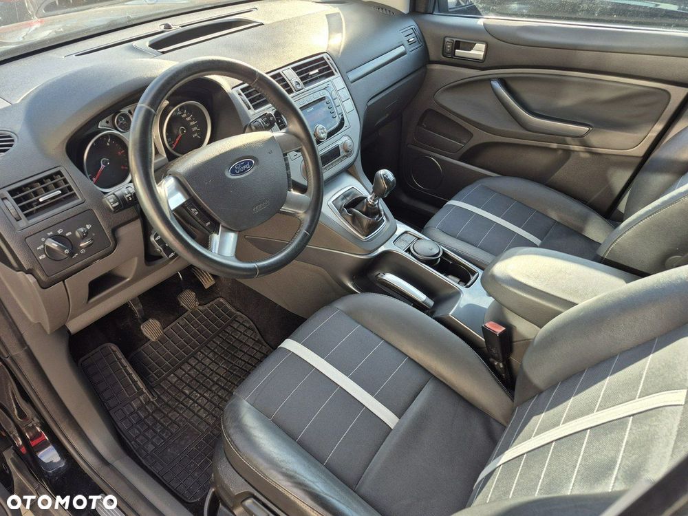 Ford Kuga - 10
