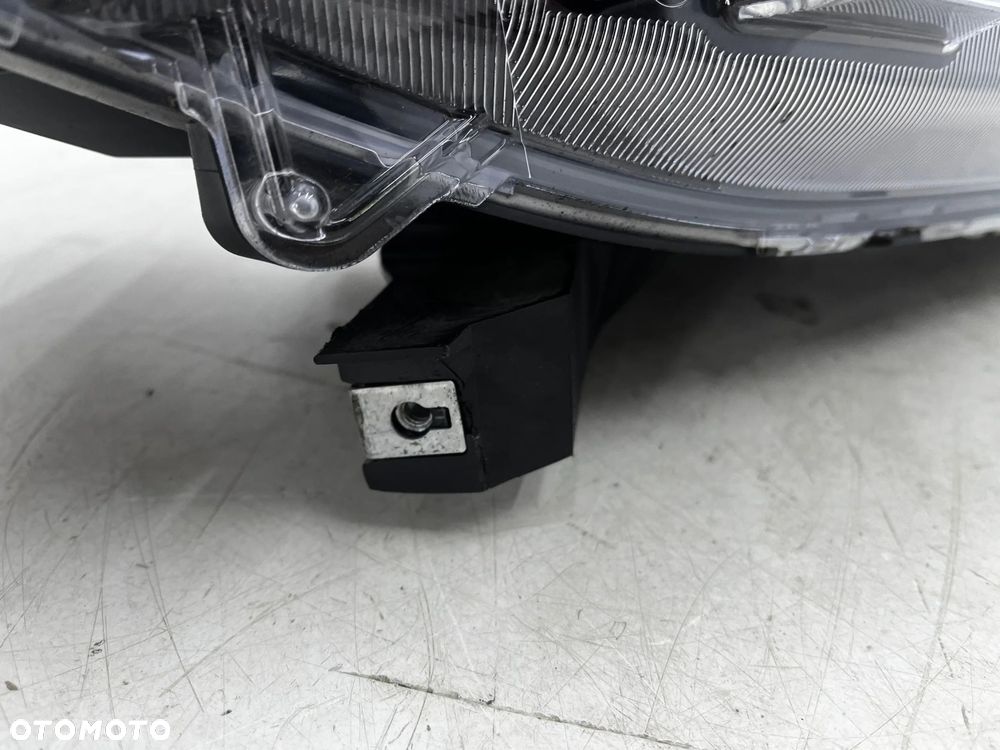 Lampa reflektor Mitsubishi Eclipse Cross 17-20r. PRAWA przednia LED + soczewka Europa 9 pin prawy pr - 8