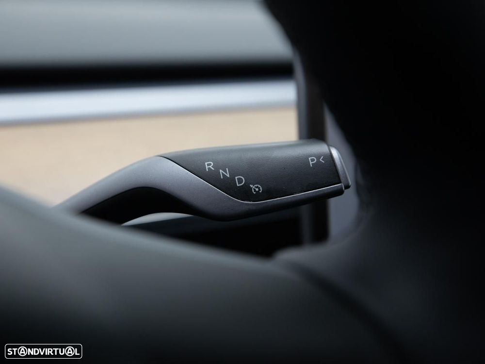 Tesla Model Y Long Range Dual Motor AWD - 19