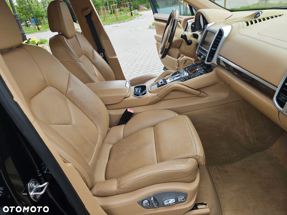 Porsche Cayenne - 20