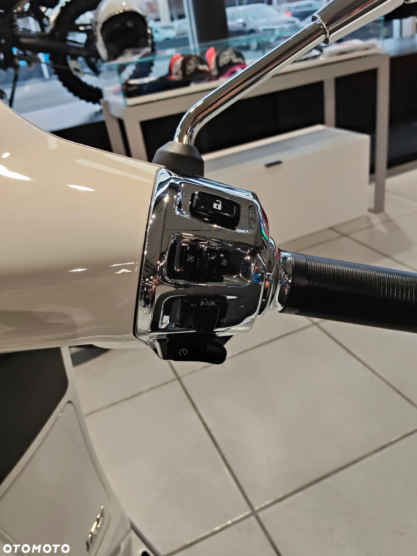 Vespa GTS - 11