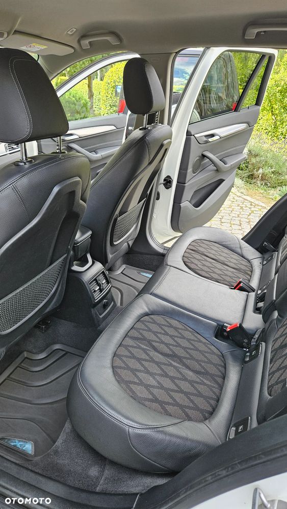 BMW X1 sDrive18i xLine - 10