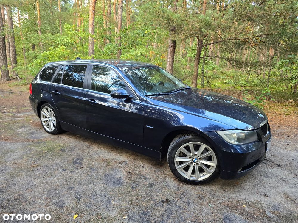 BMW Seria 3 325i xDrive - 26