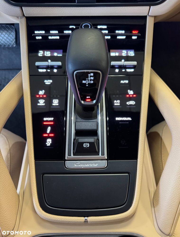 Porsche Cayenne Standard - 23