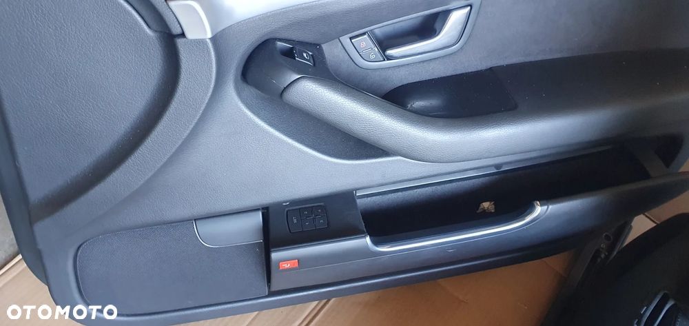 Fotele kanapa boczki komplet półskóra alcantara elektryczne Audi A8 D3 - 8