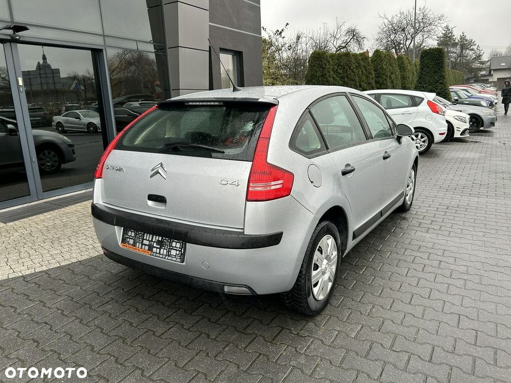 Citroën C4 1.4 16V Style - 5