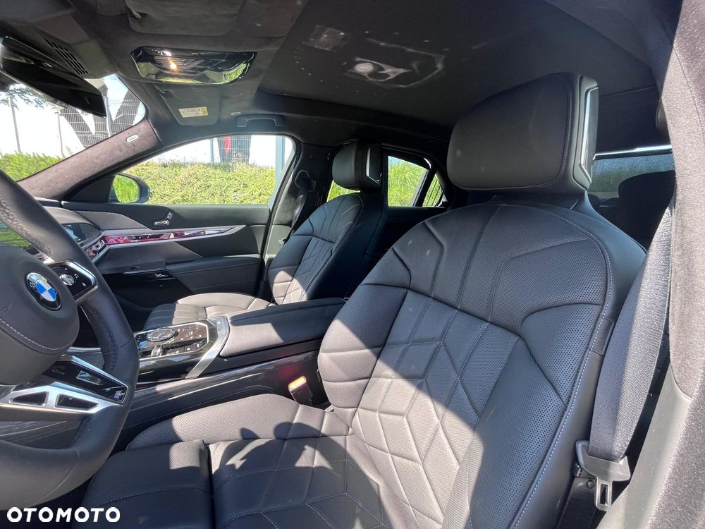 BMW Seria 7 740d xDrive mHEV sport - 13