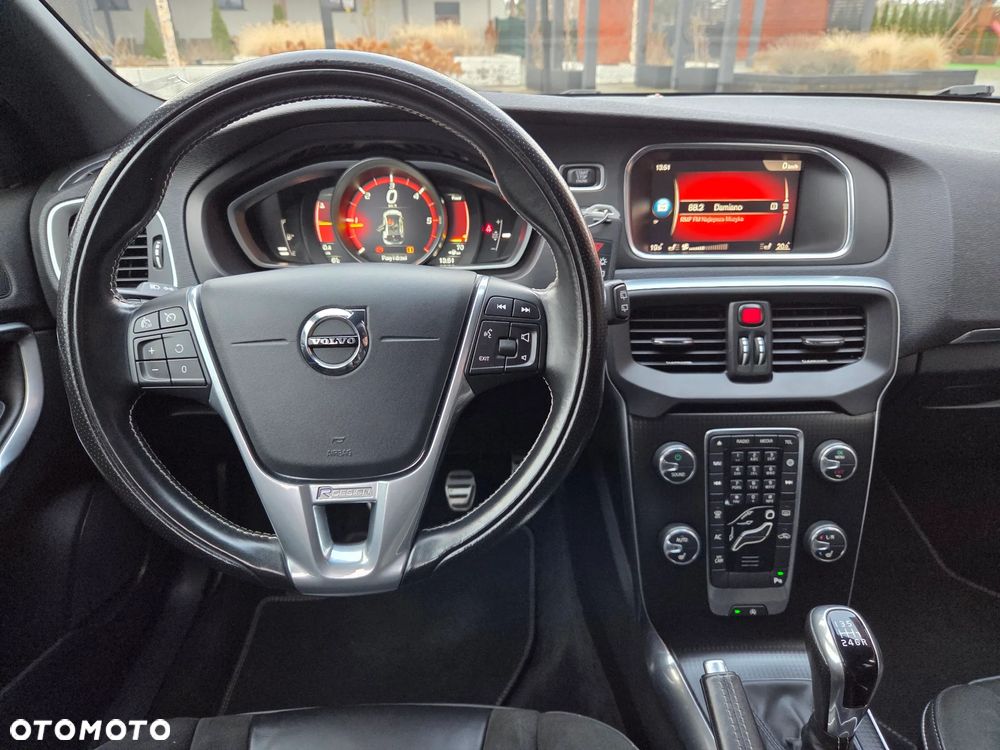 Volvo V40 D3 Drive-E R-Design Momentum - 17