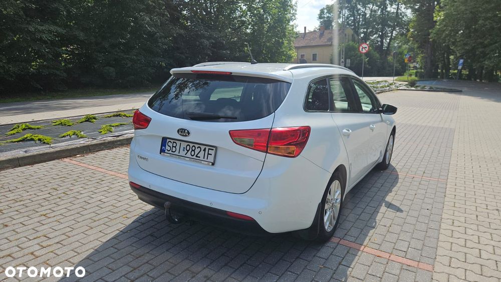 Kia Ceed - 10