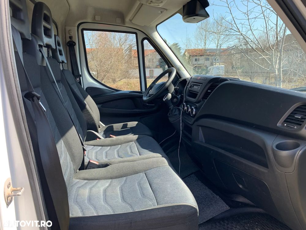 Iveco Daily, 113.000 km, lift, cutie automata, TVA deductibil - 16