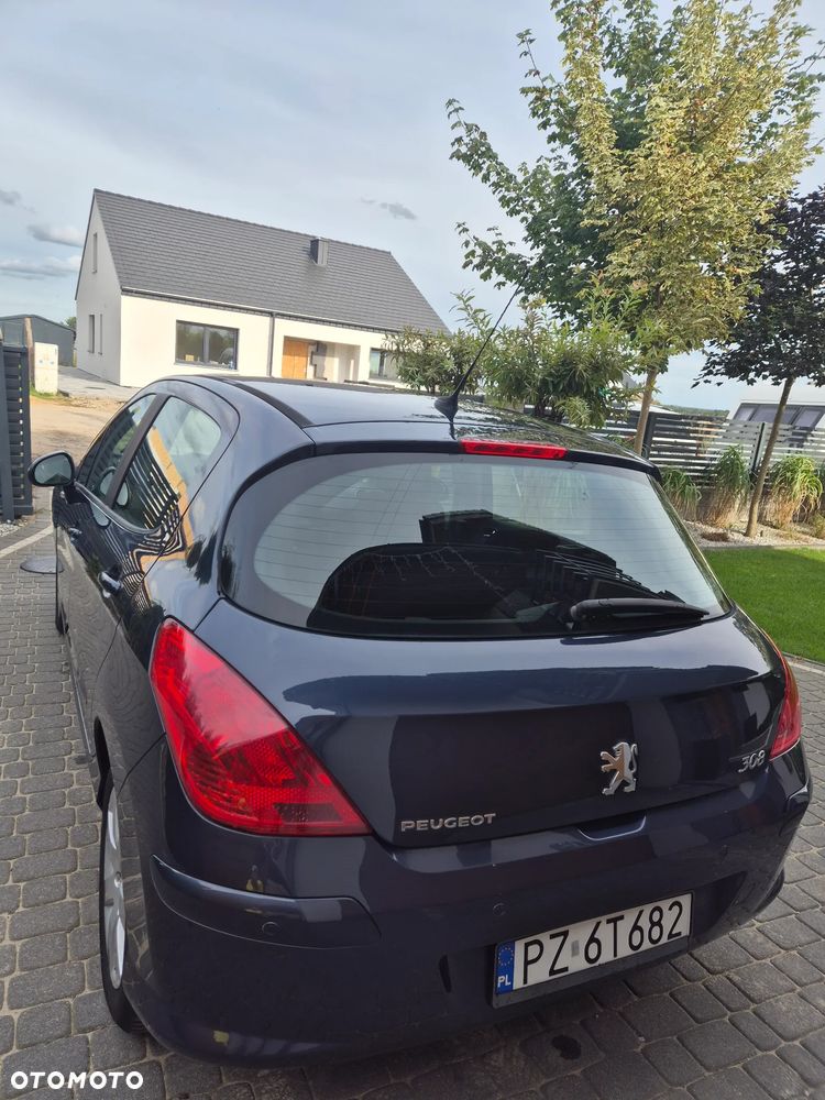 Peugeot 308 - 8