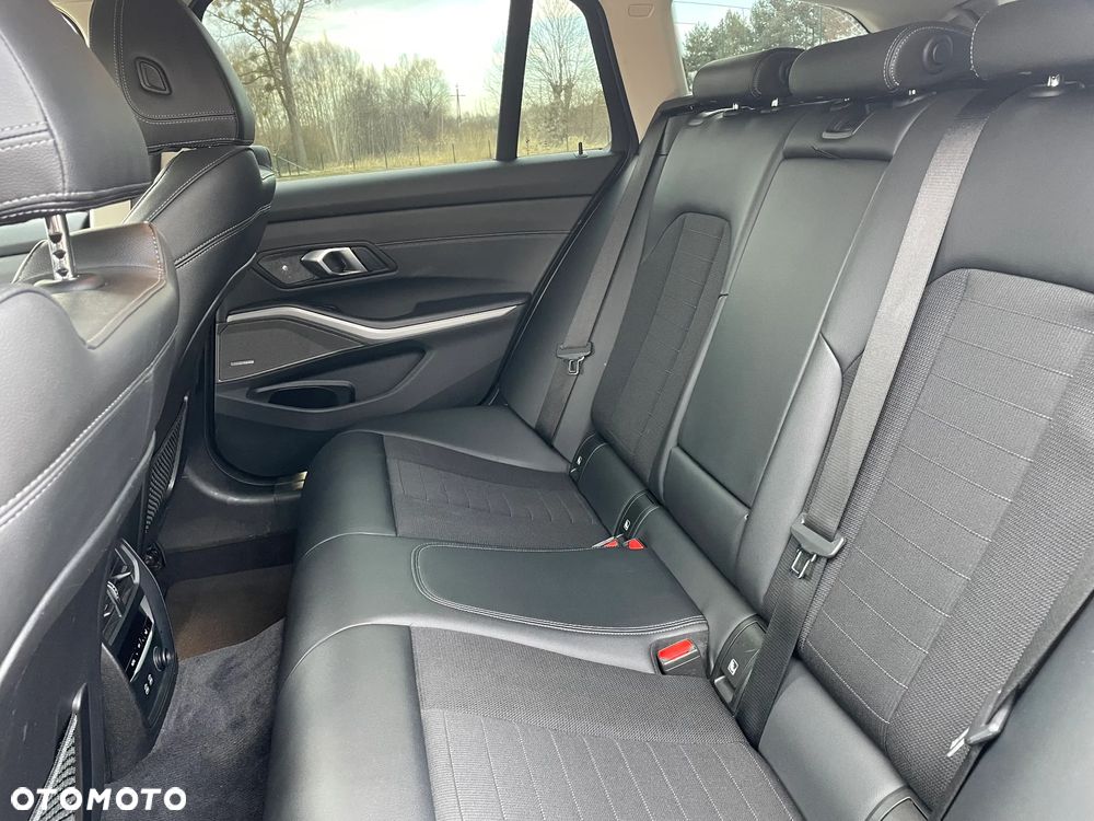 BMW Seria 3 320d - 17
