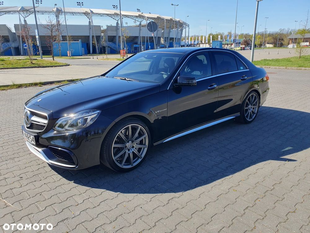 Mercedes-Benz Klasa E 63 AMG S 4-Matic - 8