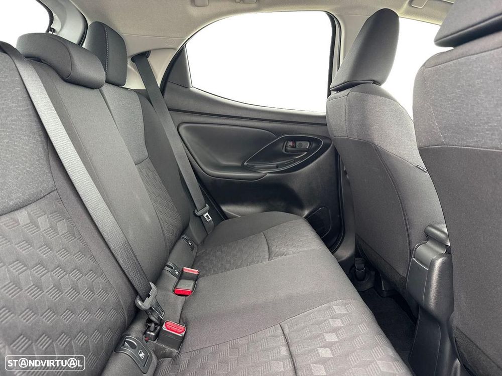 Toyota Yaris — fotografia 7