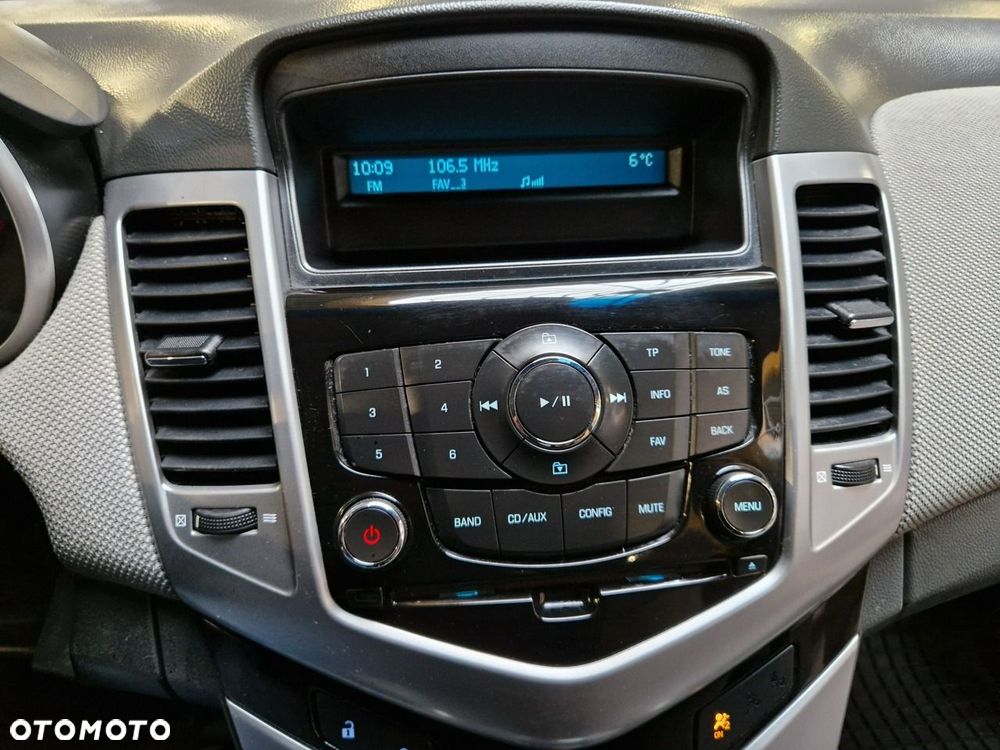 Chevrolet Cruze 1.6 LS - 15
