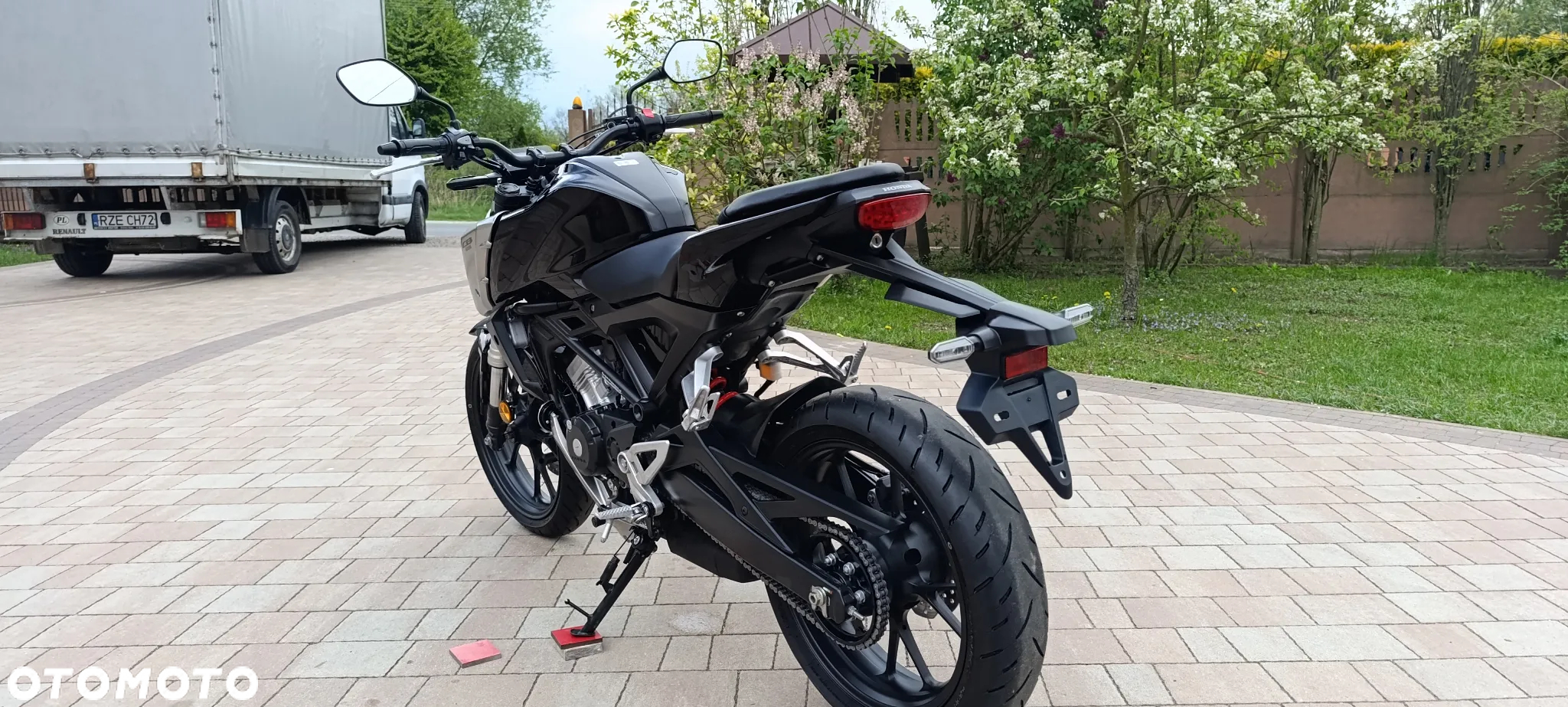 Honda CB - 16