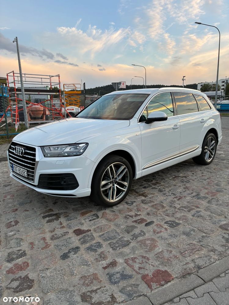 Audi Q7 - 1