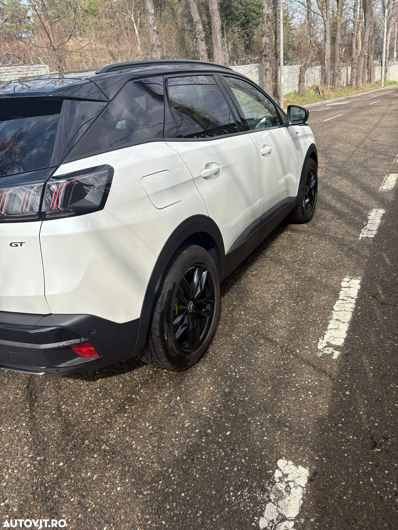 Peugeot 3008 1.2 PureTech 130 EAT8 GT - 4
