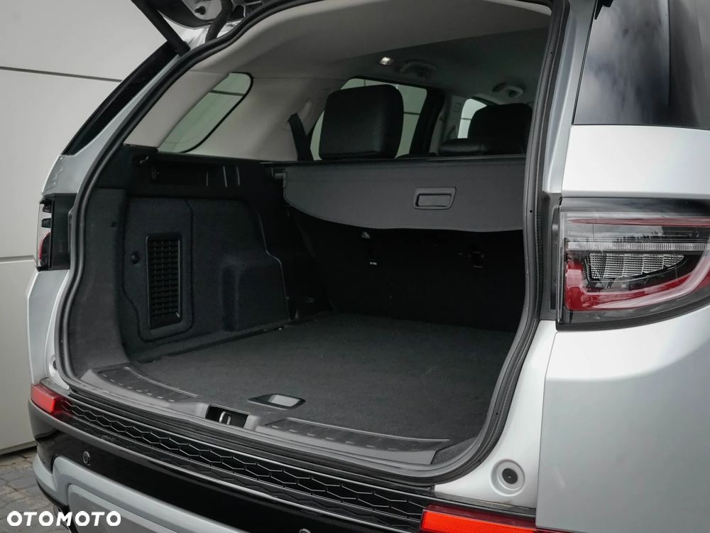 Land Rover Discovery Sport - 32
