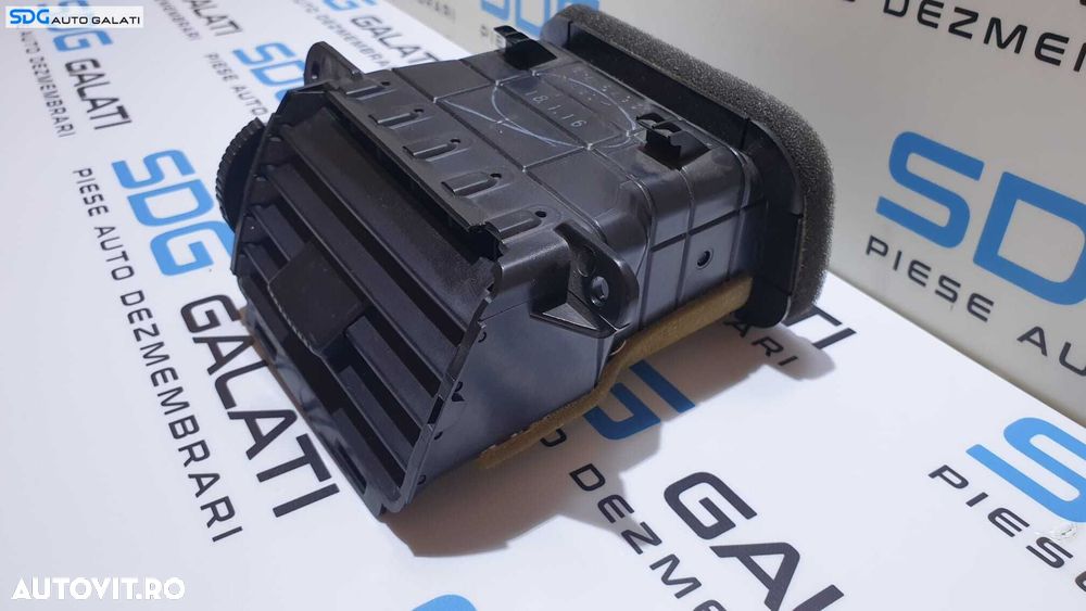 Gura Grila Aer Aerisire Ventilatie Stanga Bord Mazda 3 2003 - 2009 Cod BP4L64930 BP4L-64930 - 2