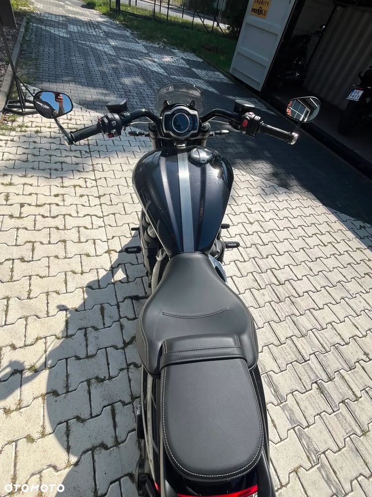 Triumph Rocket - 10