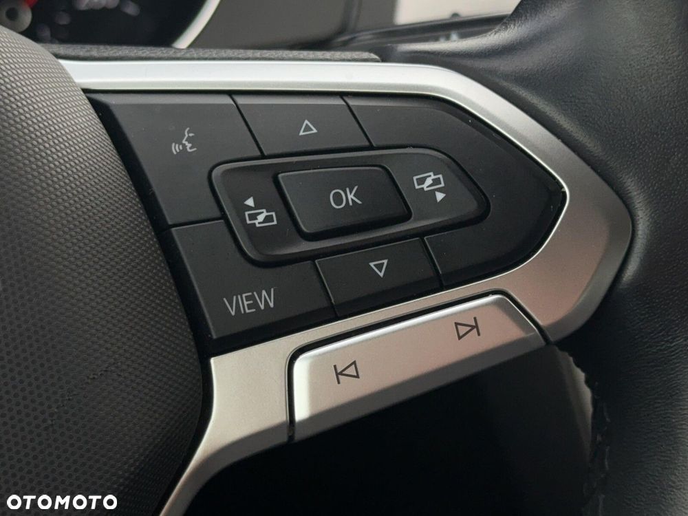 Volkswagen Passat - 20